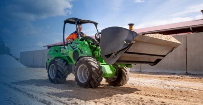 Top 4 Uses and Benefits Of Mini Loaders