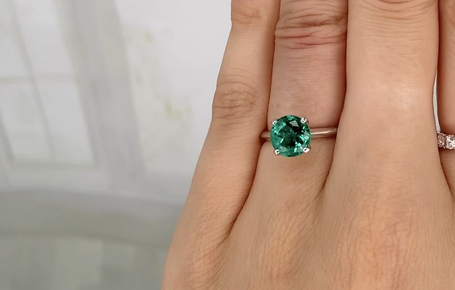 Engagement Ring Etiquette How Should It Fit on Your Finger